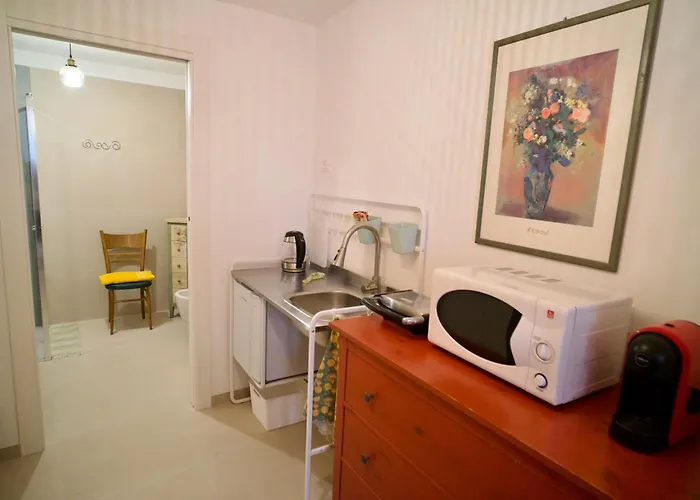 Colibri فندق مبيت وإفطار 3*